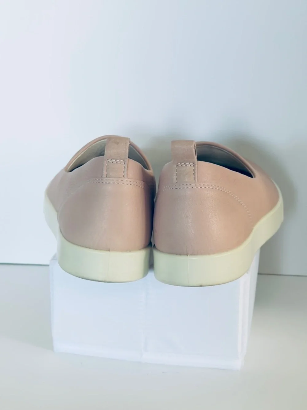 Ecco soft pebble